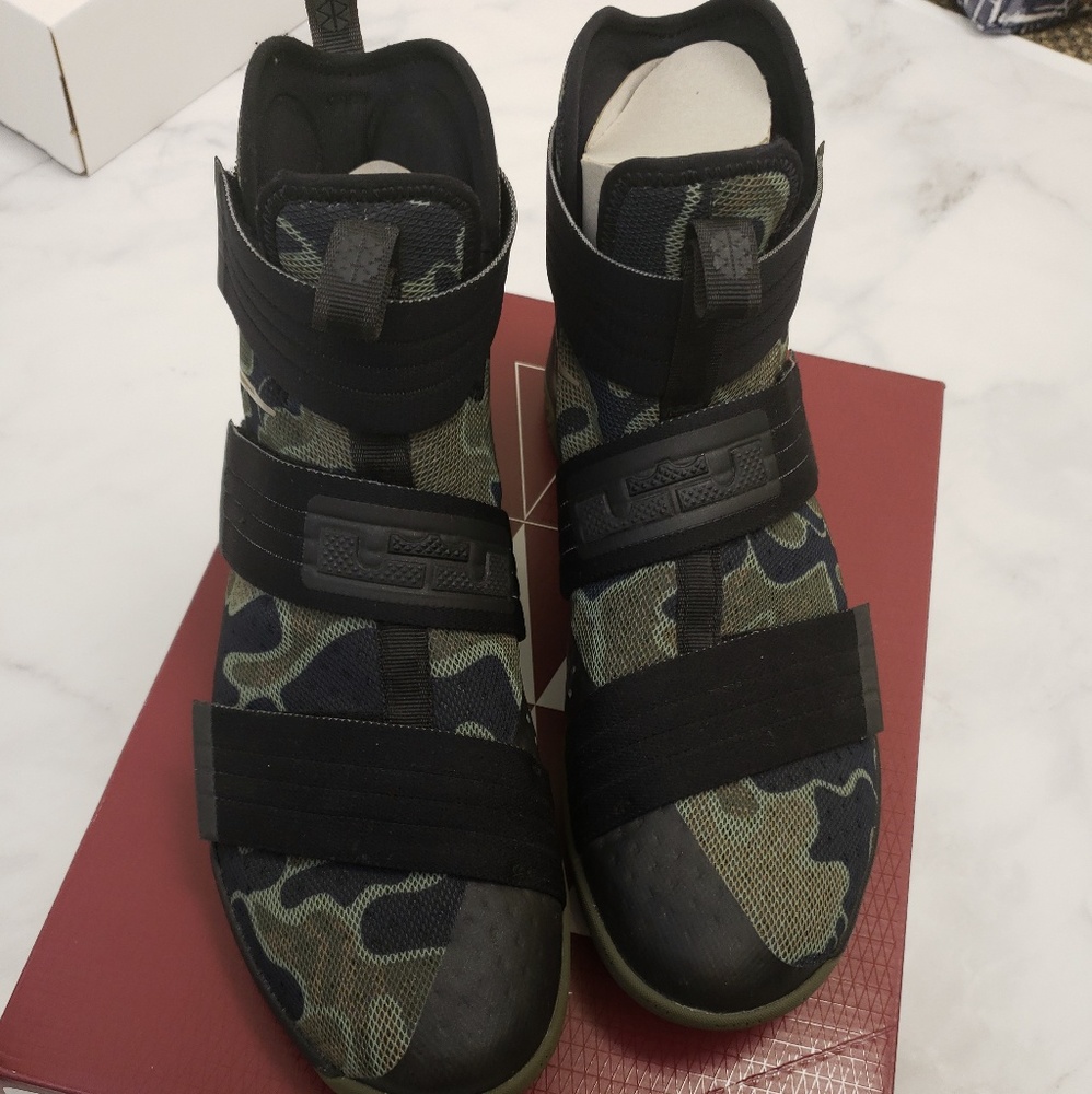Nike Lebron Soldier 10